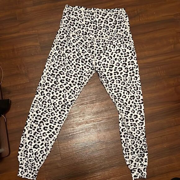 Leopard Sweatpants Maternity Joggers - Size Medium - Wonems Maternity Sweats - Picture 1 of 4